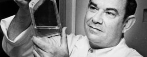 2 серпня — Леонард Хейфлік і Володимир Неговський